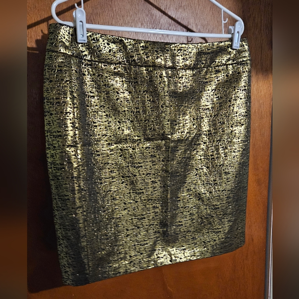 Elegant Gold Pencil Skirt